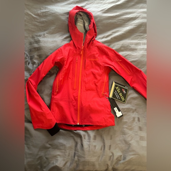 New with tags norrona lofoten gore tex red jacket XS - Picture 2 of 7